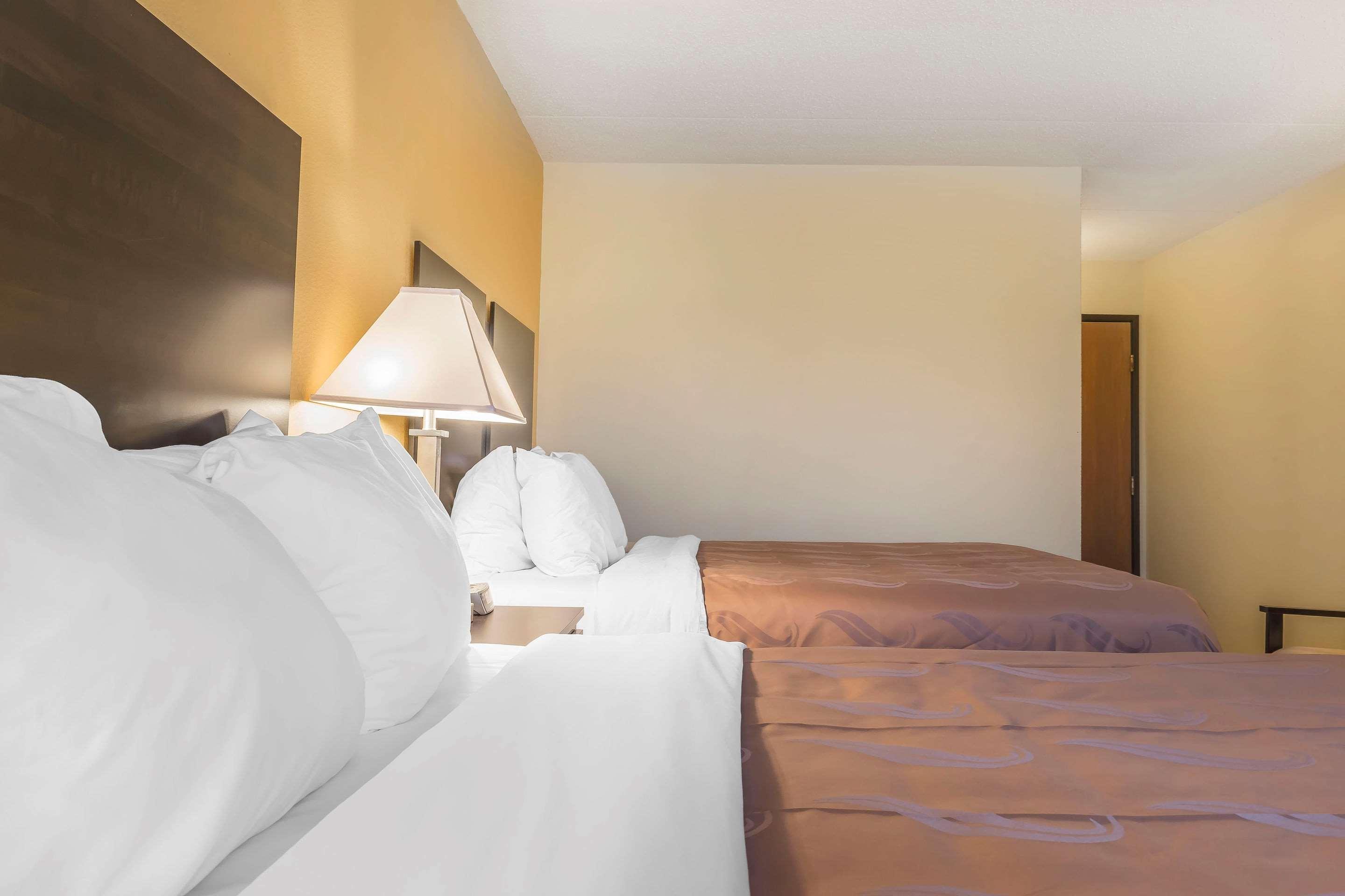 Hotel Quality & Harmarville